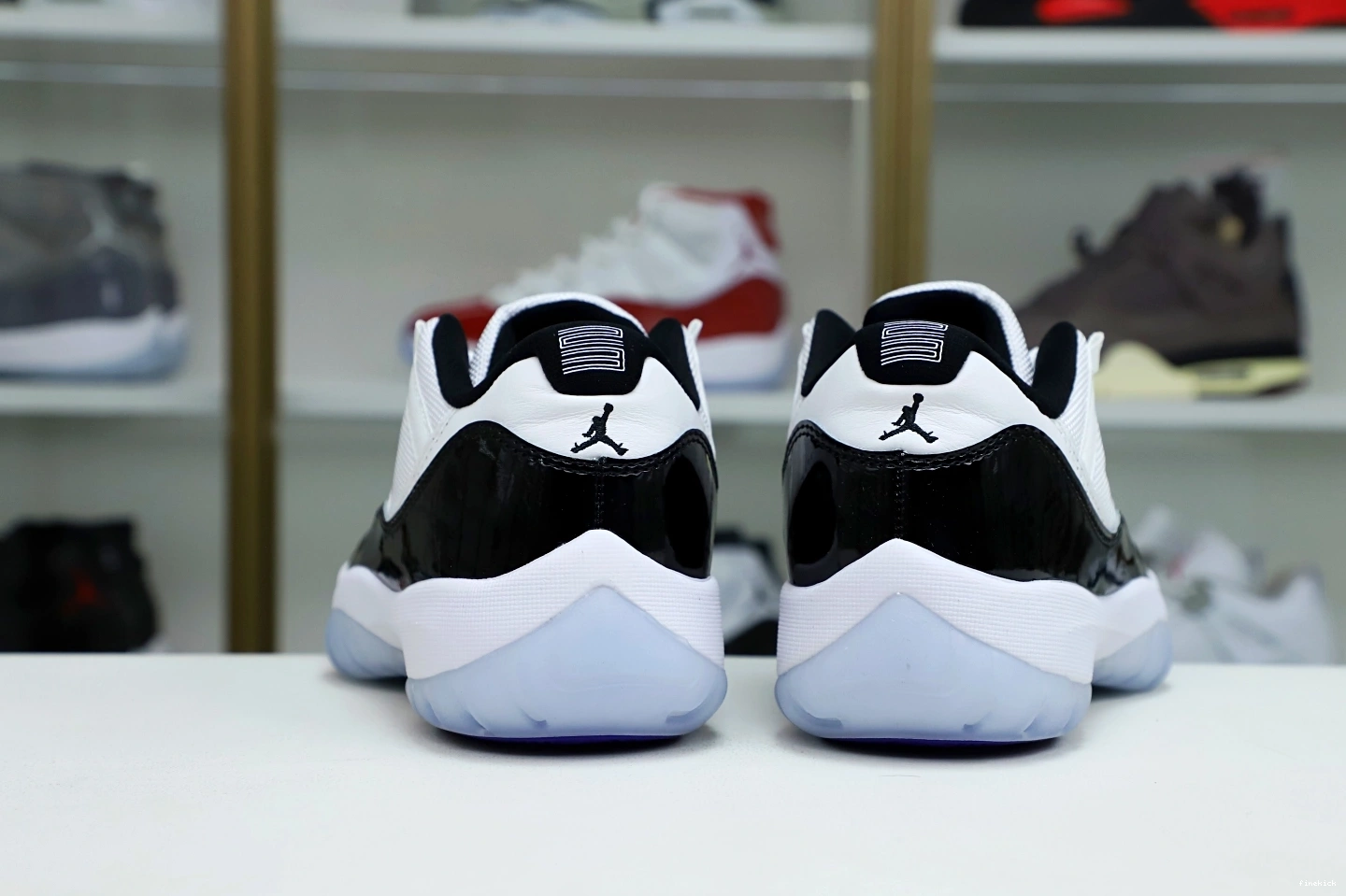LOW AIR RETRO JORDAN 11 CONCORD 0315